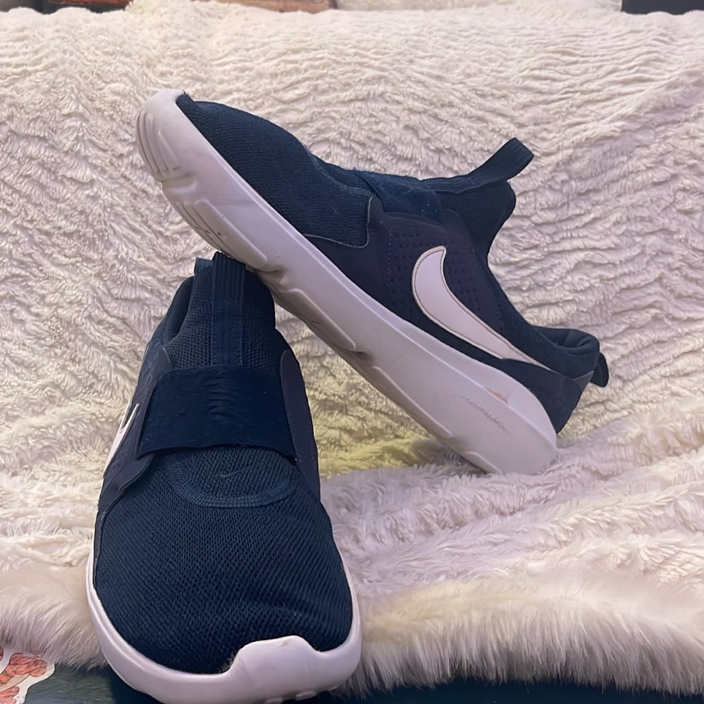mens running shoes